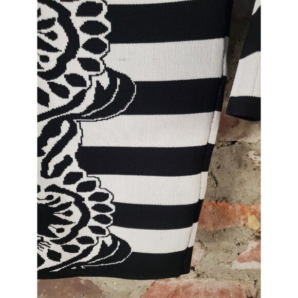 Jealous Tomato Womens Sz L Knit Set Skirt & Shirt Sweater Black & White Crop Top - Picture 3 of 4